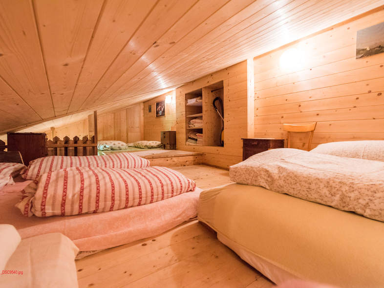 Schlafzimmer mit Dachschräge