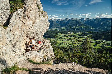Wanderer im Gebirge in Tragöß