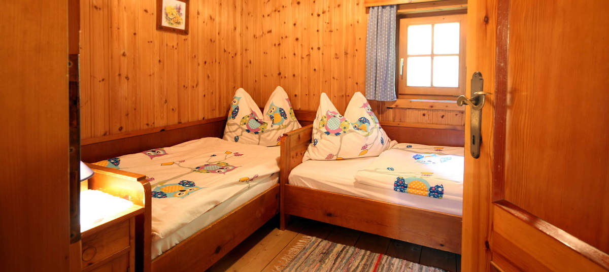 Zweibettzimmer auf der Hütte