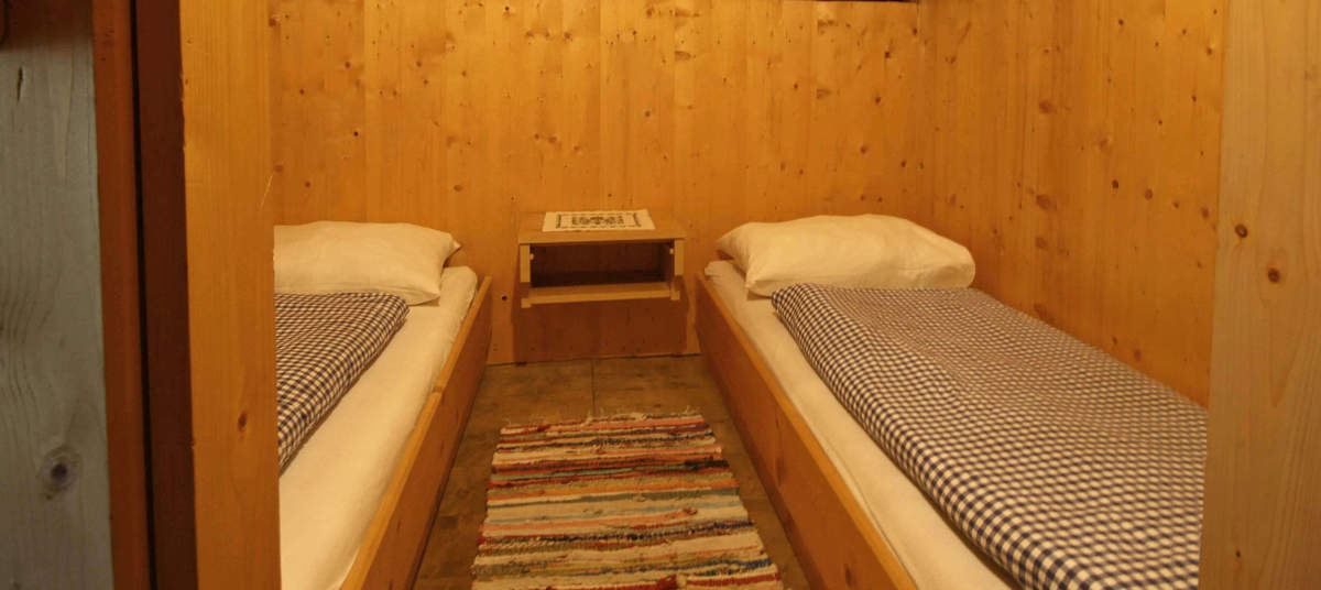 Schlaflager mit 2 Einzelbetten