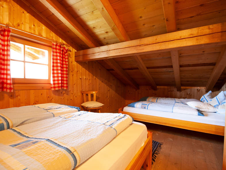 Schlafzimmer mit 2 Doppelbetten