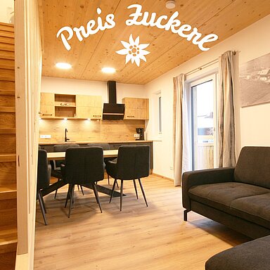 Erst vor kurzem wurde dieses Apartmenthaus mit 3 Wohneinheiten und höchstem Wohnkomfort in Maishofen erbaut.